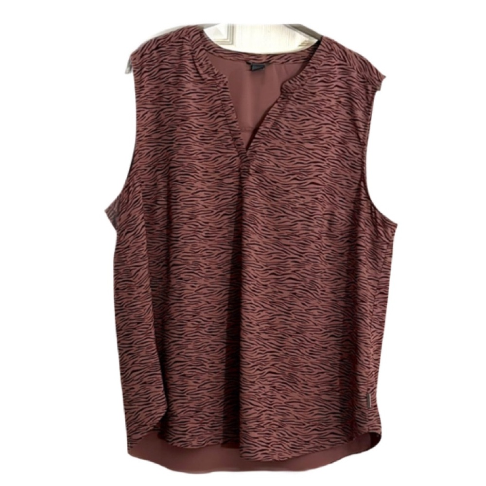 Eddie Bauer V-neck sleeveless blouse - 731